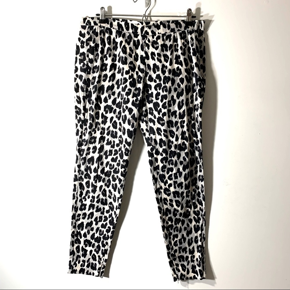 2/$35 French Connection Leopard Ankle Pants
